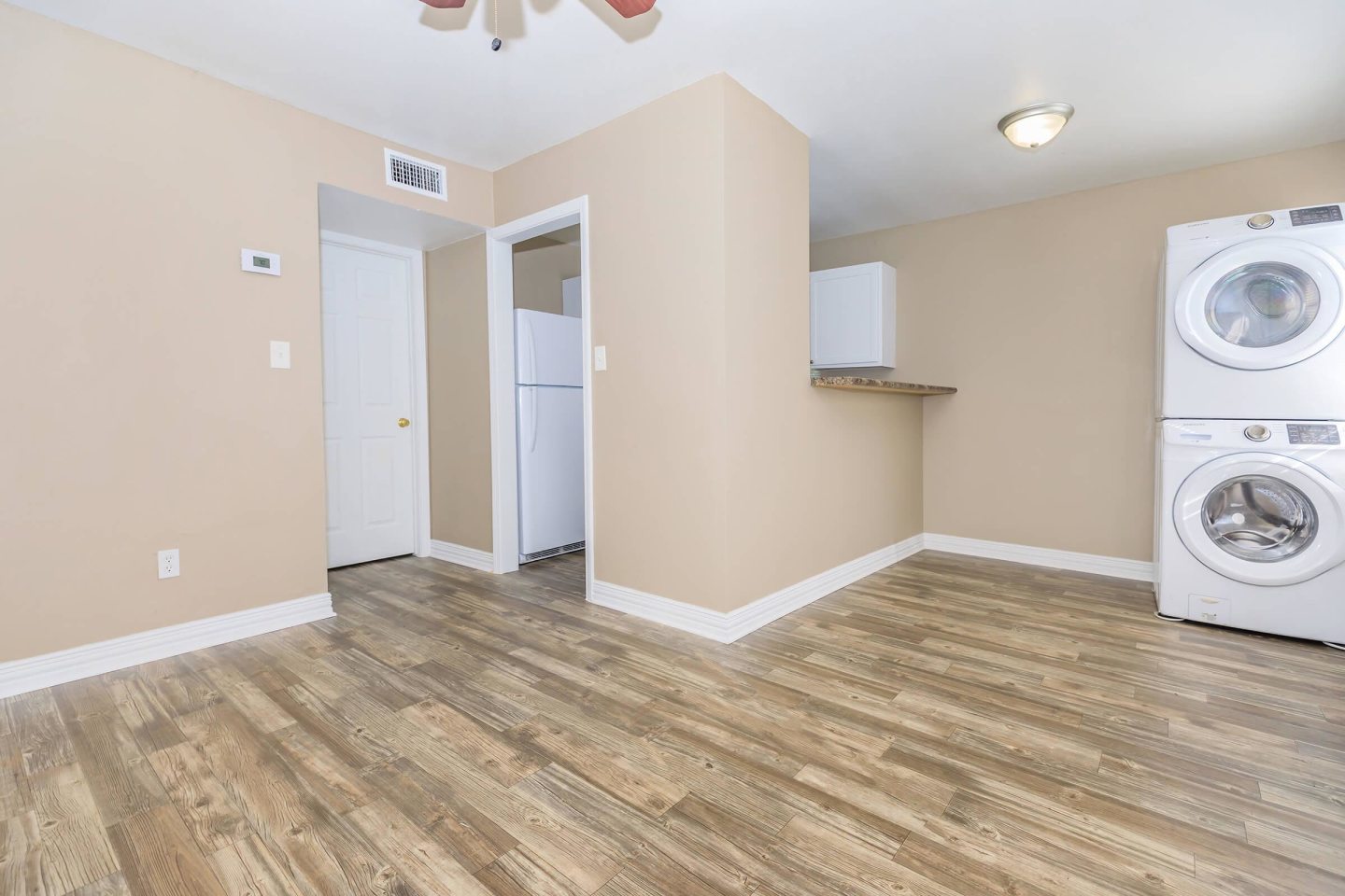 Falling Water Apartments Image 4