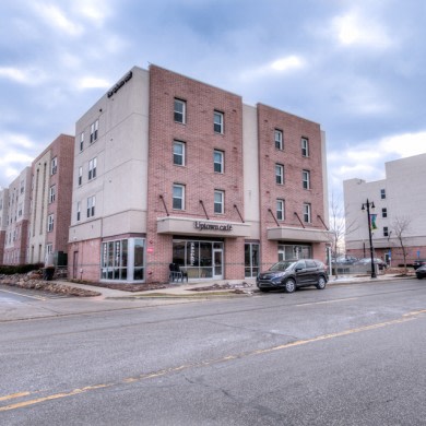 Uptown East Image 14