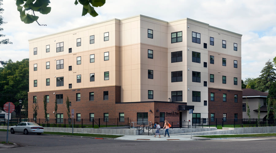 West Grand Avenue - Student Housing Image 23
