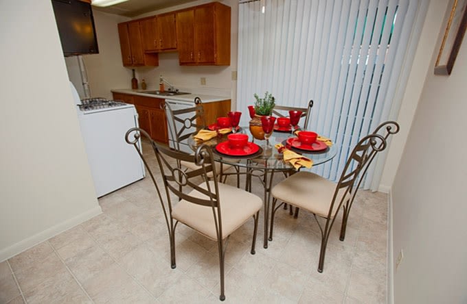 Shadeland Terrace Image 4