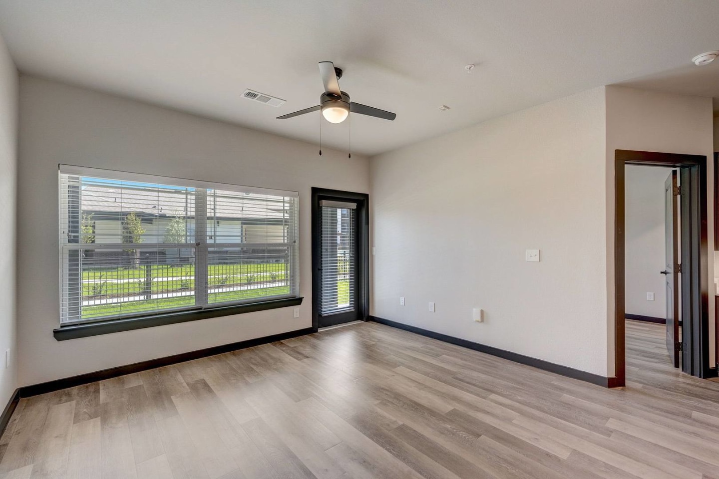 Skyview Flats Image 32