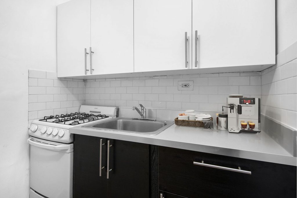 1049 West Oakdale Image 22