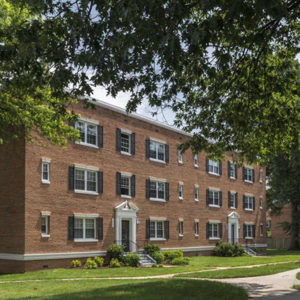 Eaton Square at Arlington Ridge Image 27