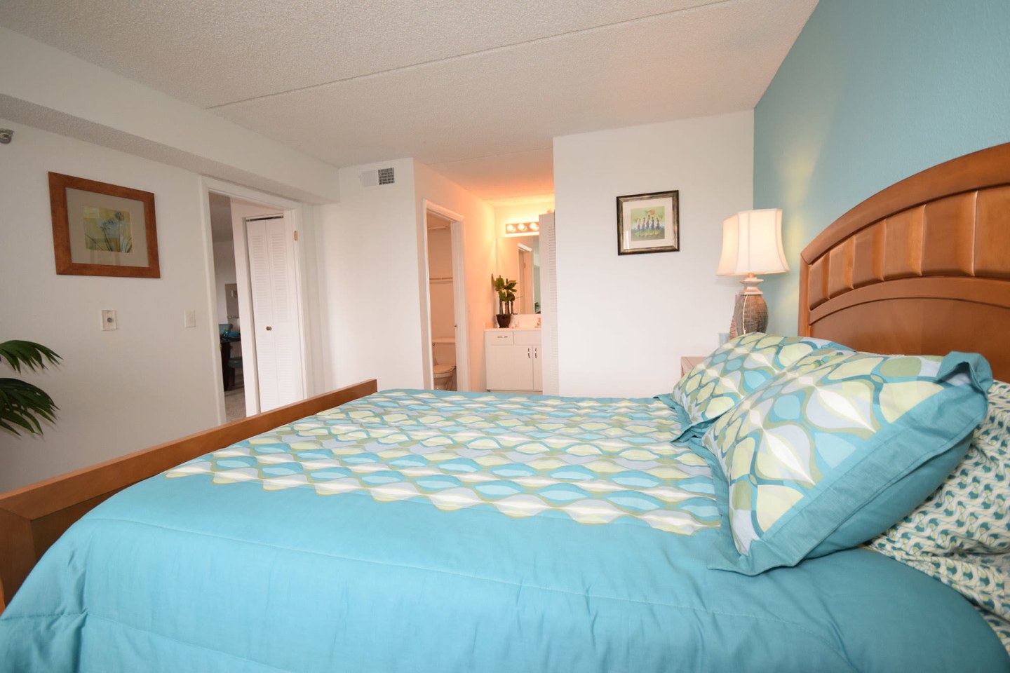 Tennis Towers Apartments Image 13