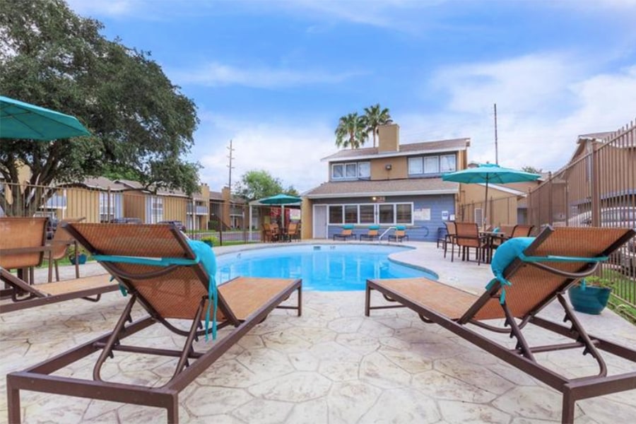 Bonaventure at La Residencia Apartments Homes Image 3
