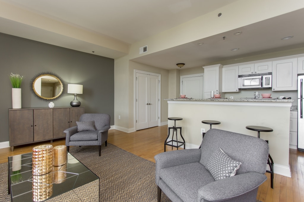 2100 Parkway Image 2