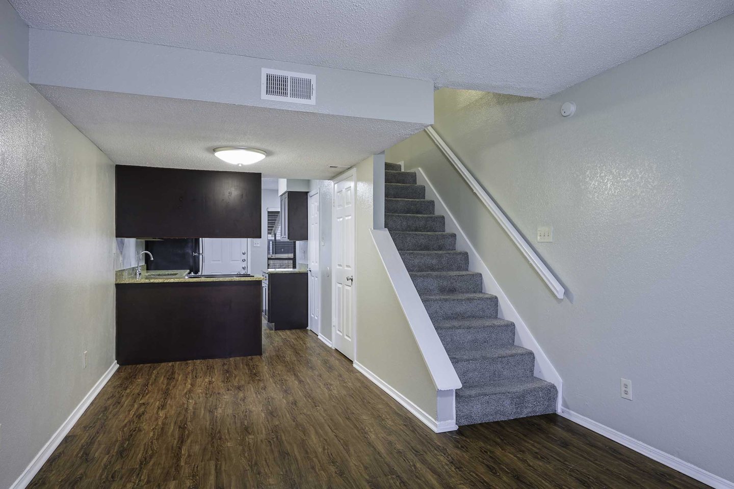 Parkwood Plaza Townhomes Image 5