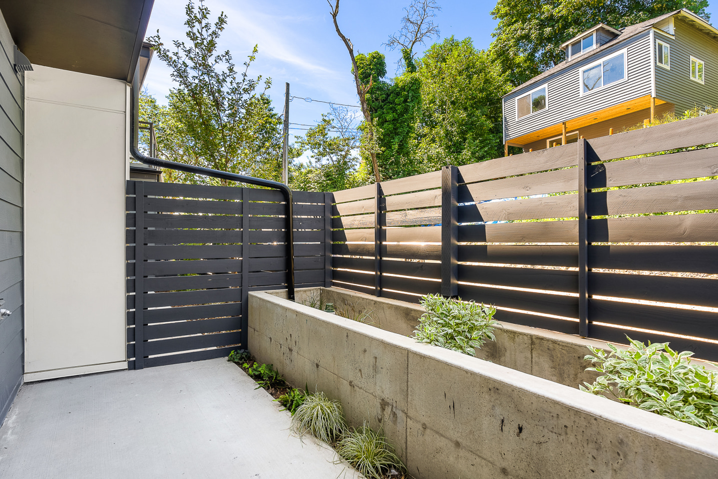 4029 Rainier Image 29
