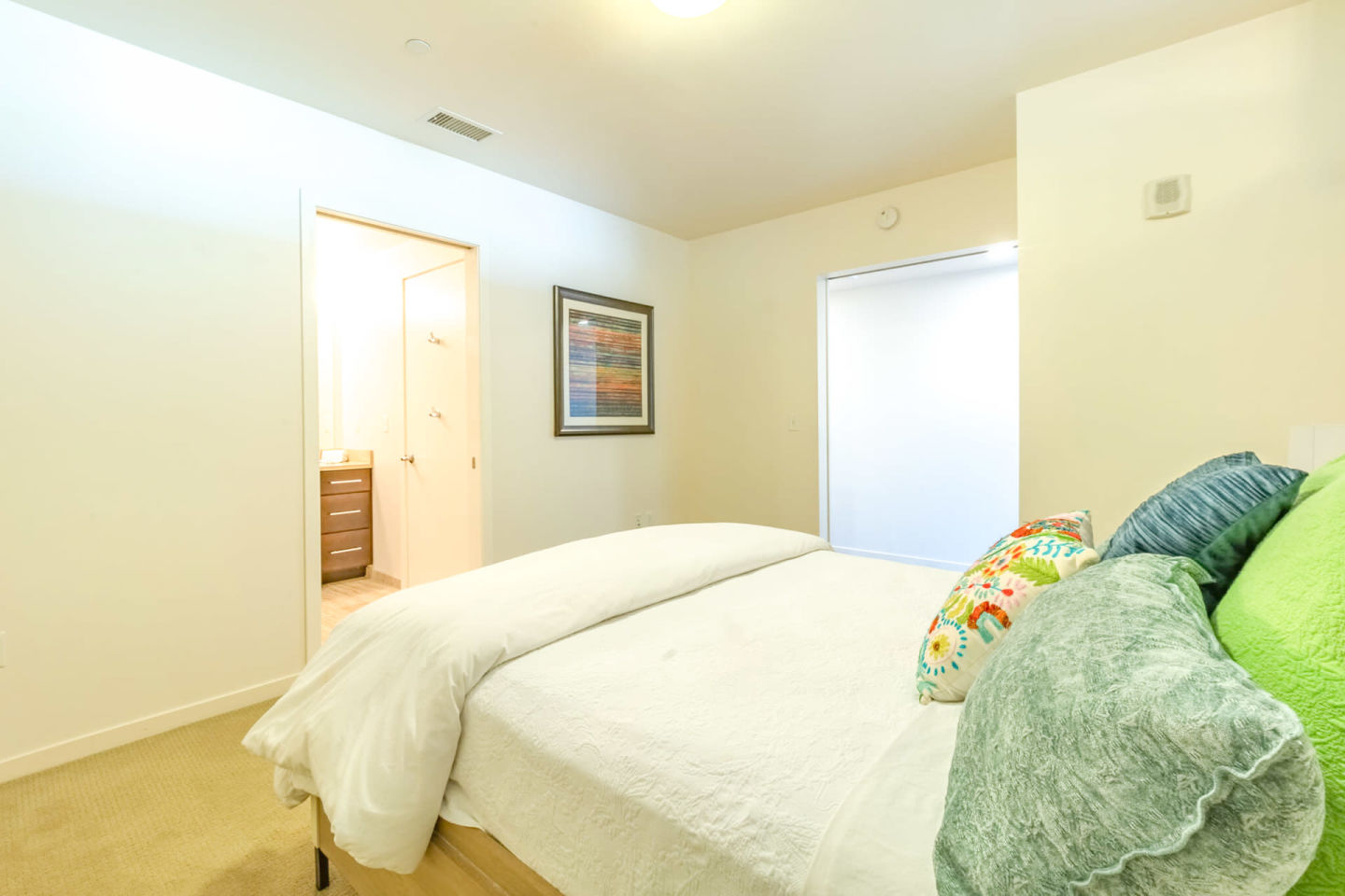 Ovation 309 Image 19