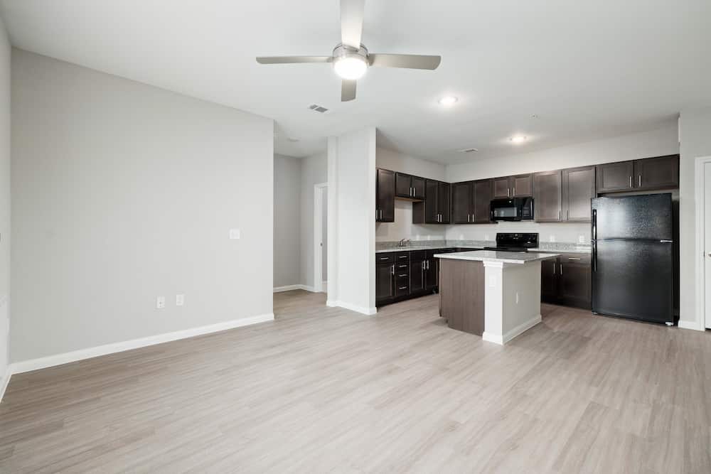 Oak Creek Image 14