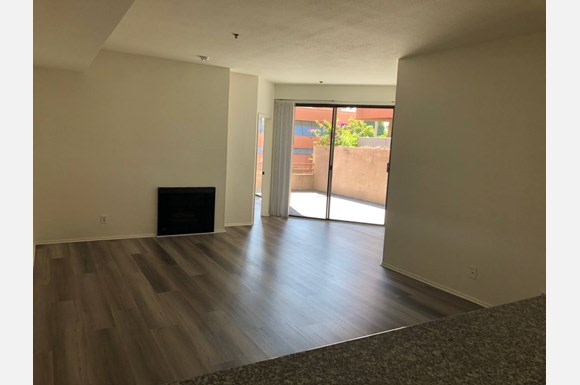 1333-1335 N La Brea Ave Image 13