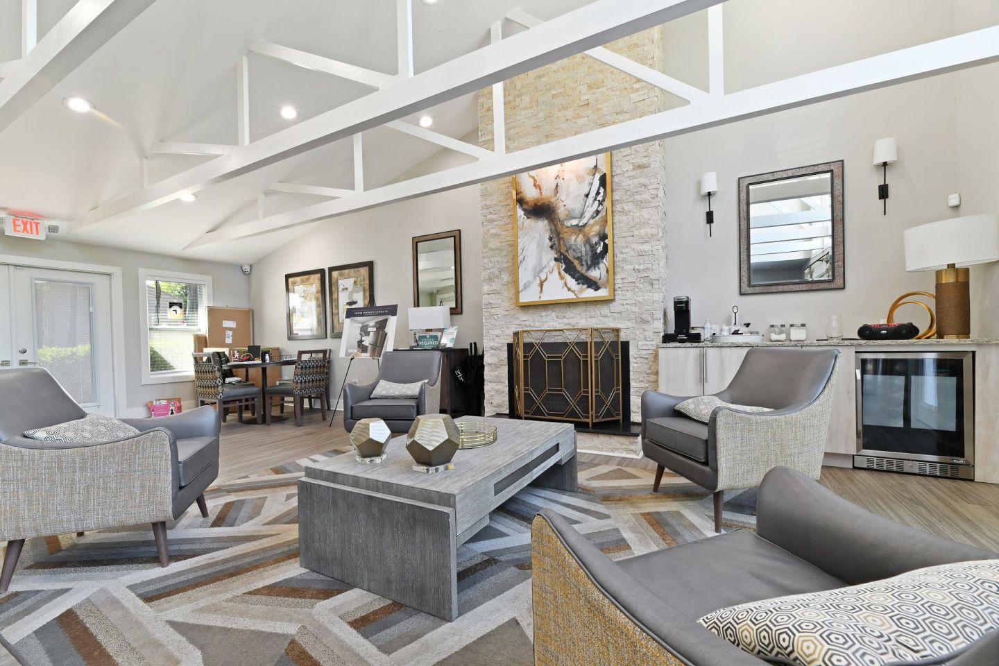 Premier Apartments Image 5