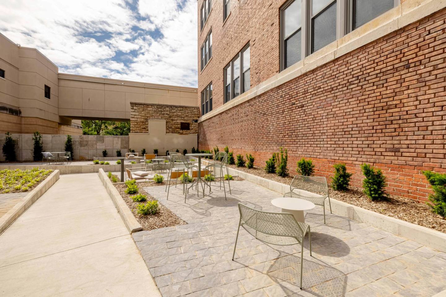 The Residences at Park 39 Image 25