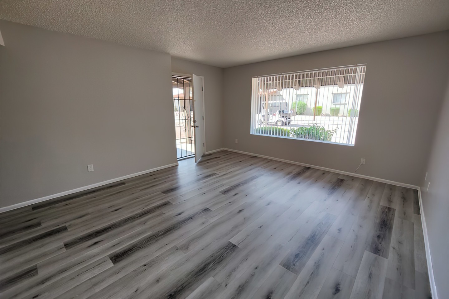 Albany Apartments Image 15