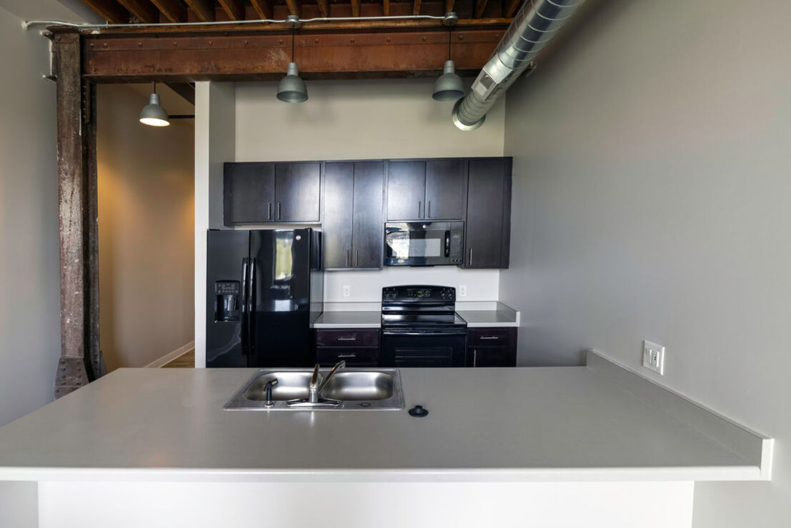 1440 Locust Image 1