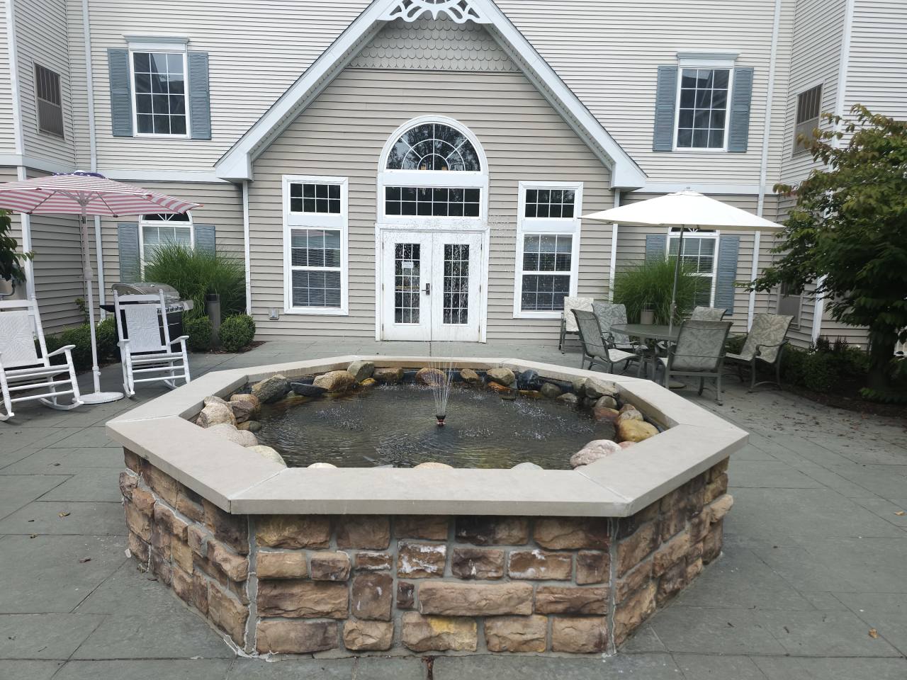 Oakhaven Manor - Senior Living Image 5