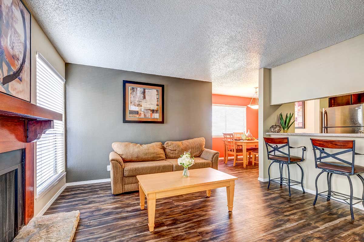 OakStone Apartment Homes Image 2