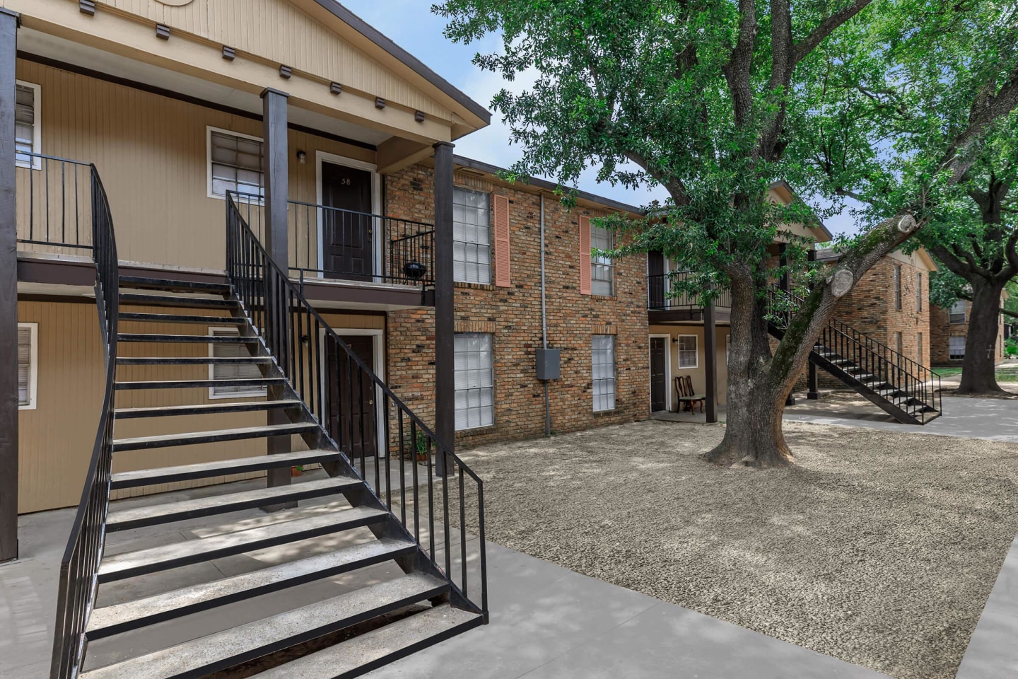 Broadway Park Apartments Image 5