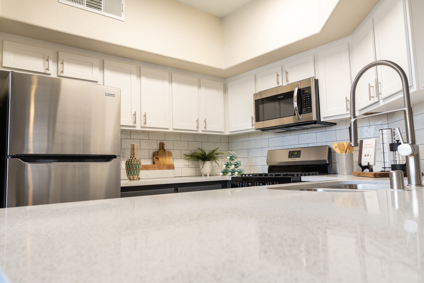 St. Clair Apartment Homes Image 5