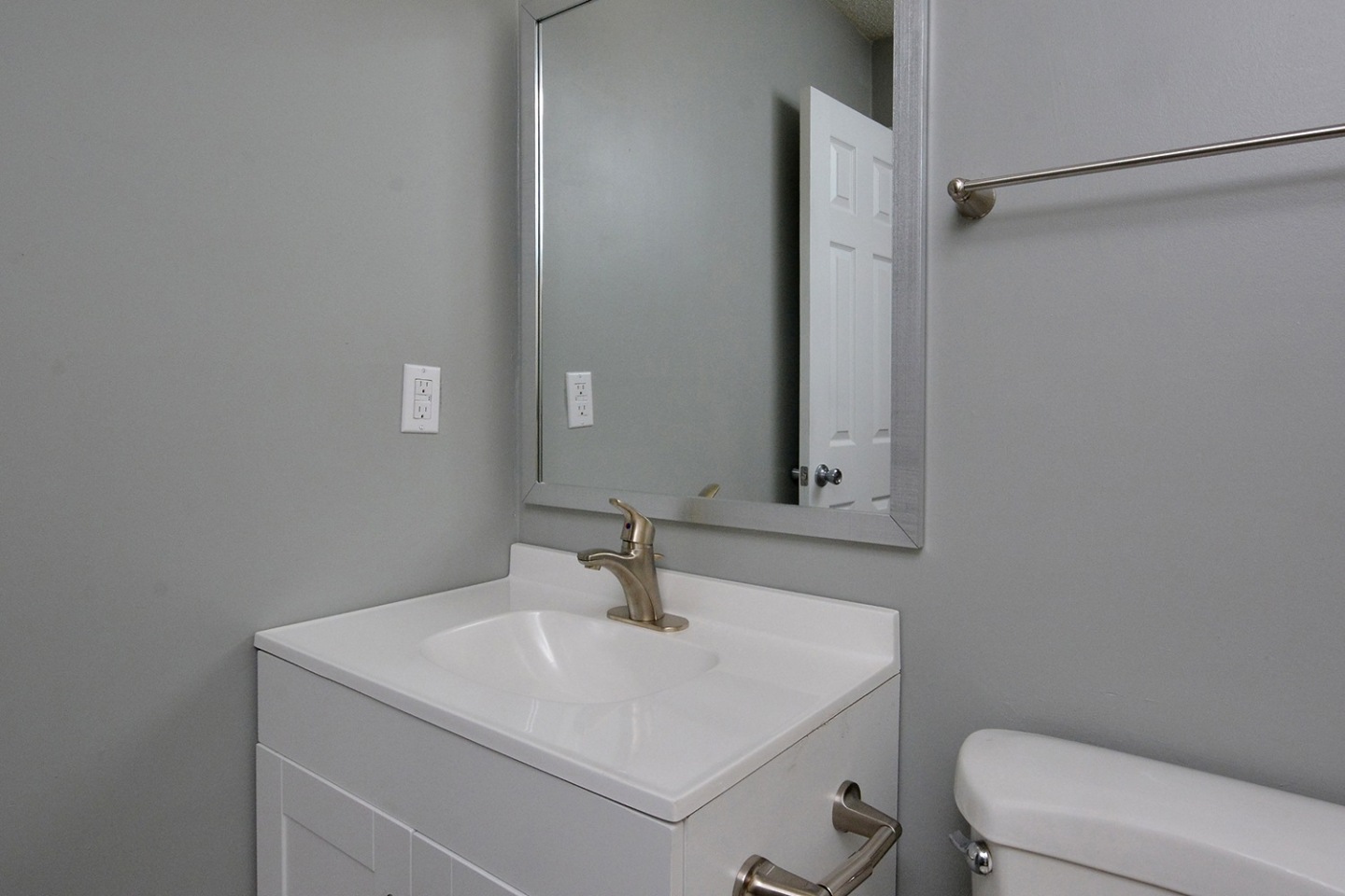 Lindsey Manor Apartments Image 33