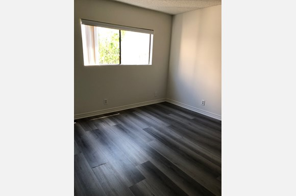 2928 W Leeward Ave Image 2