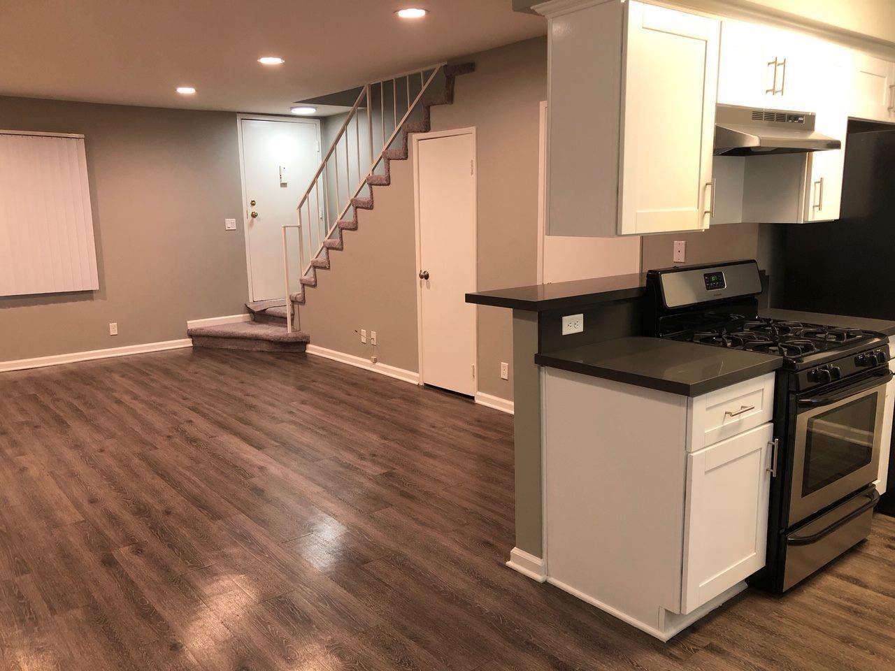 Las Casitas Apartments Image 2