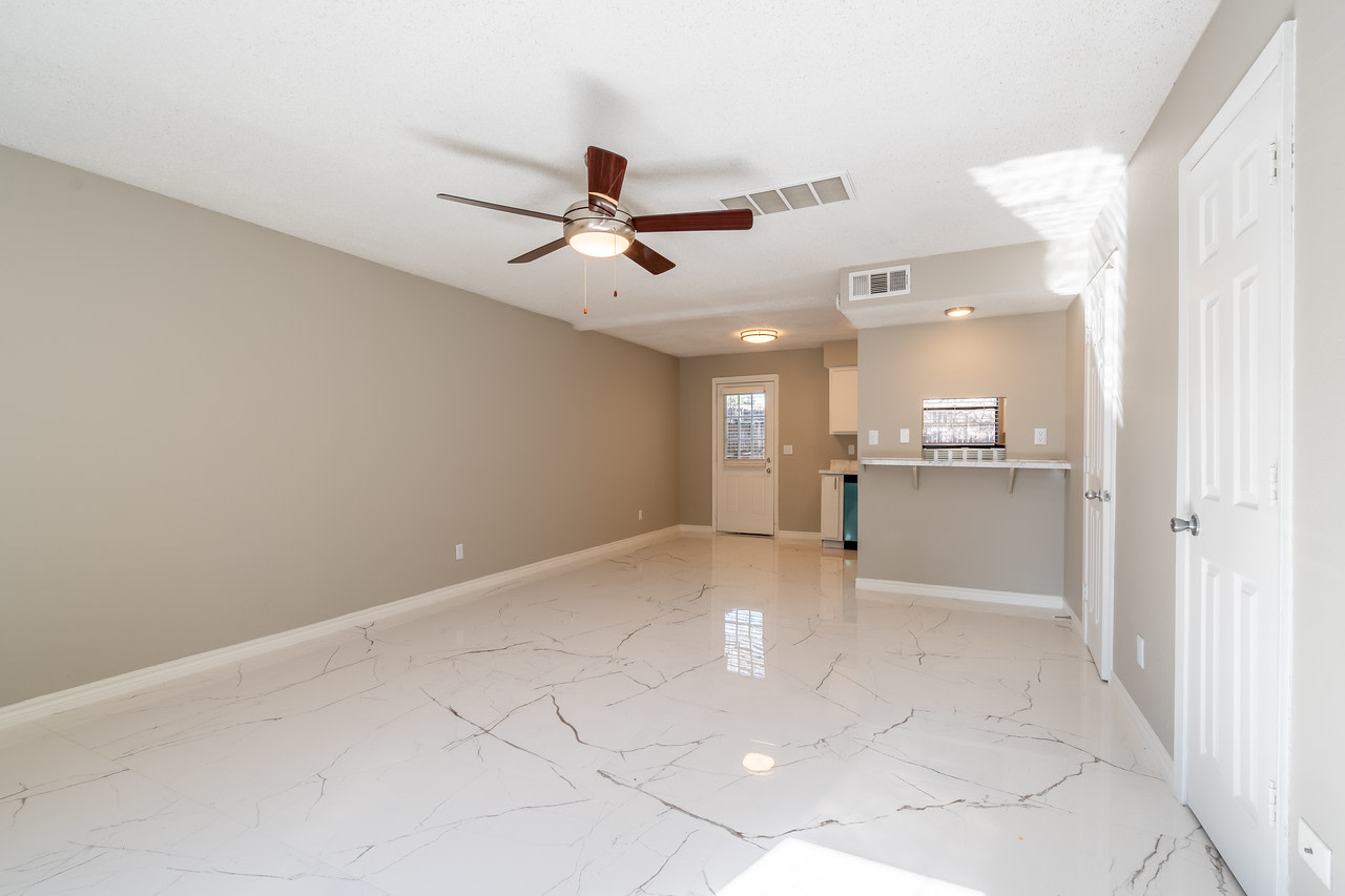 Central Park Town Homes Image 8
