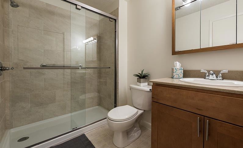 Country Club Apartments Image 31
