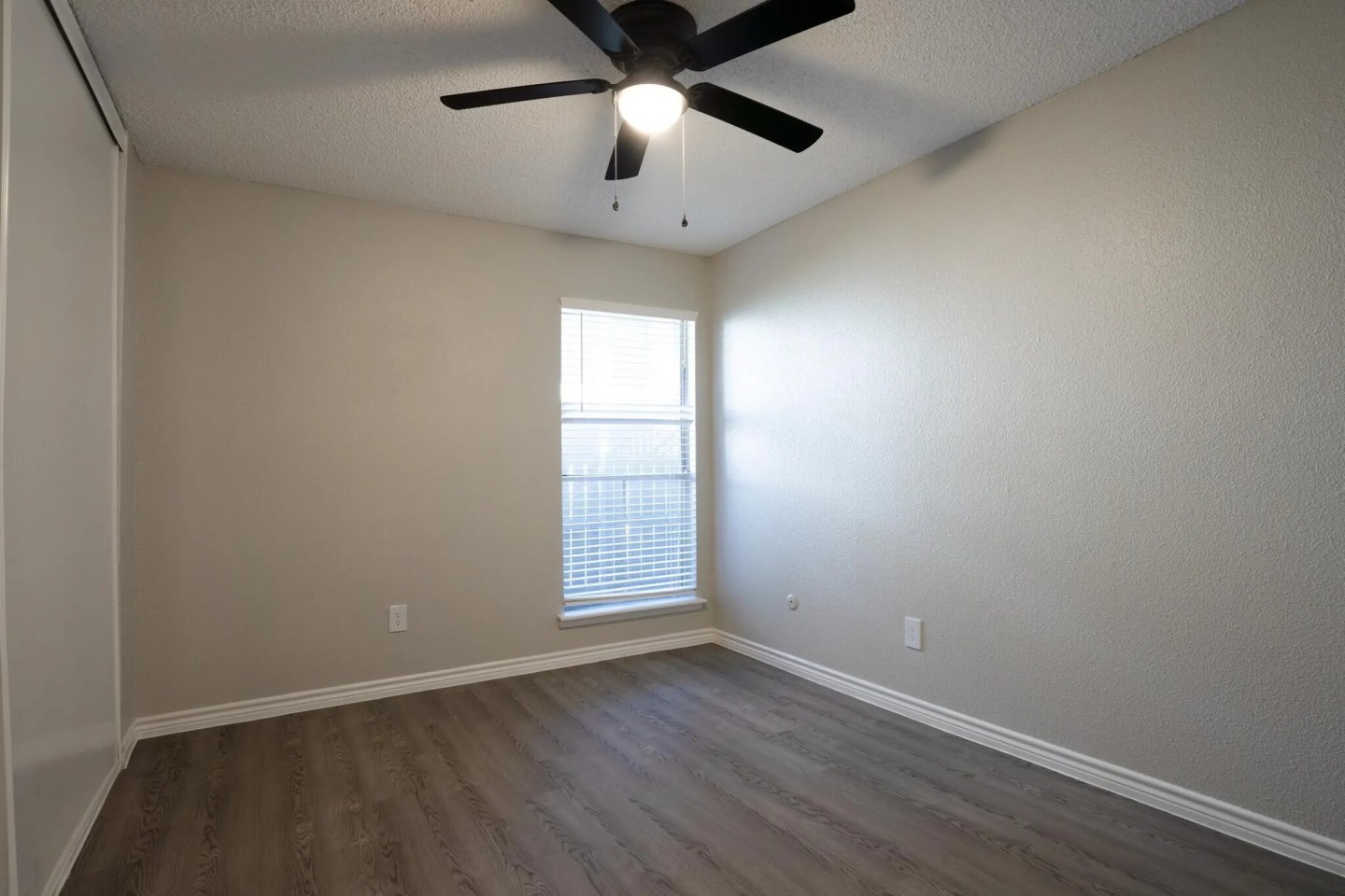 Skylar Pointe Image 17