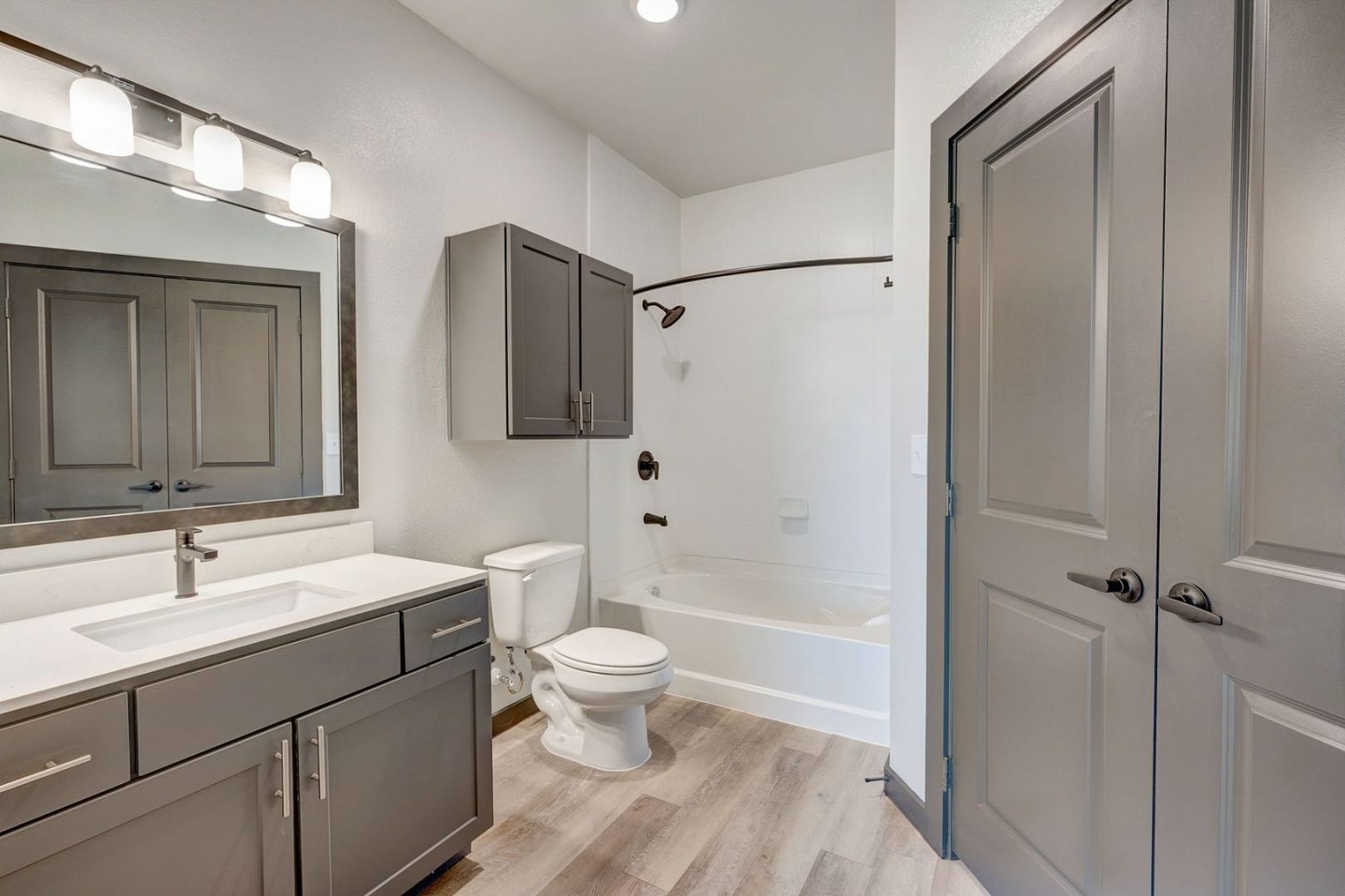 Skyview Flats Image 18
