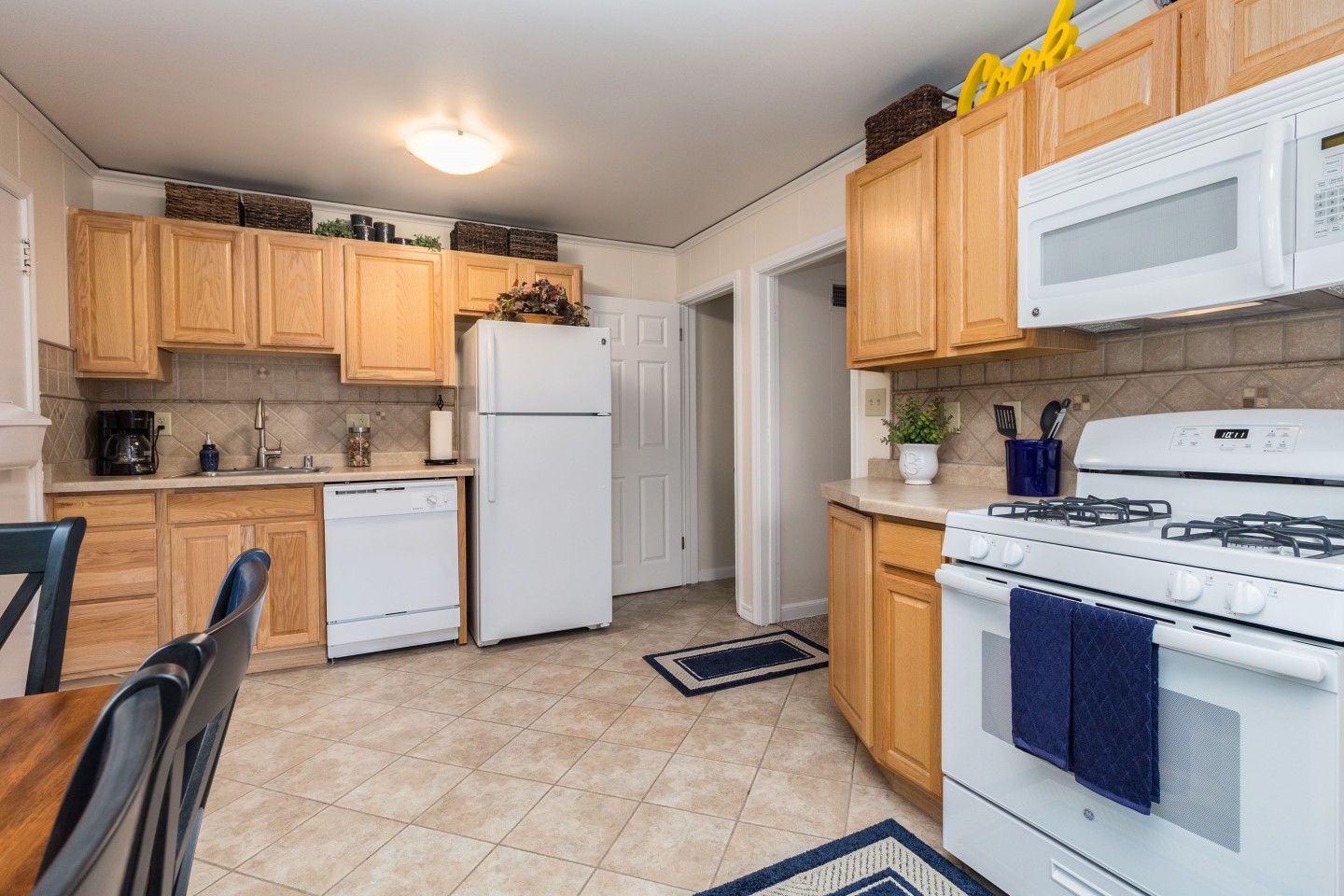 Bay Village Apartments Image 8