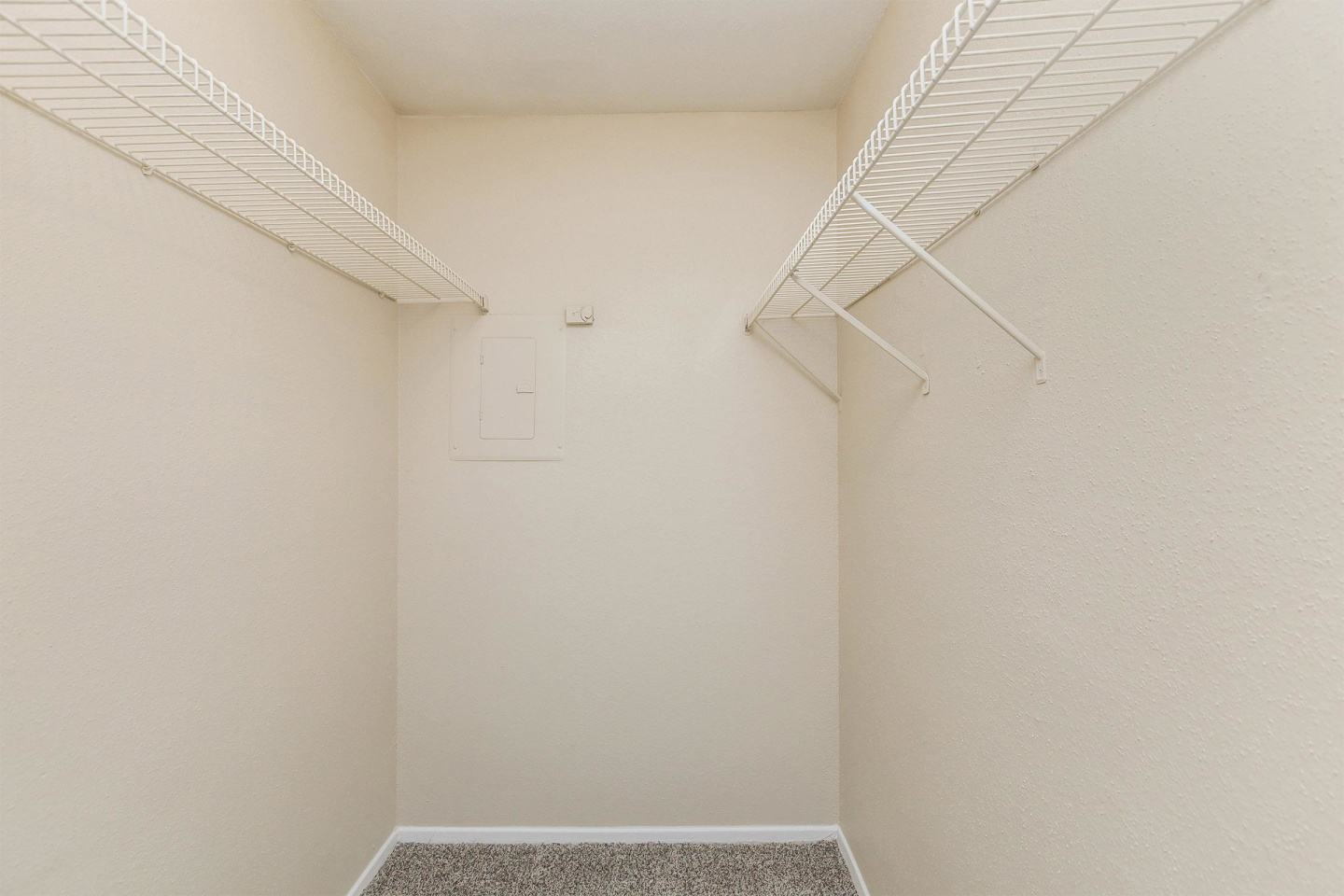 Stone Hollow Apartments Image 11