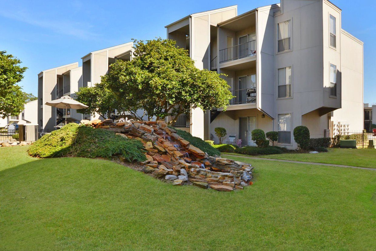 Fountain Woods Apartments Image 19