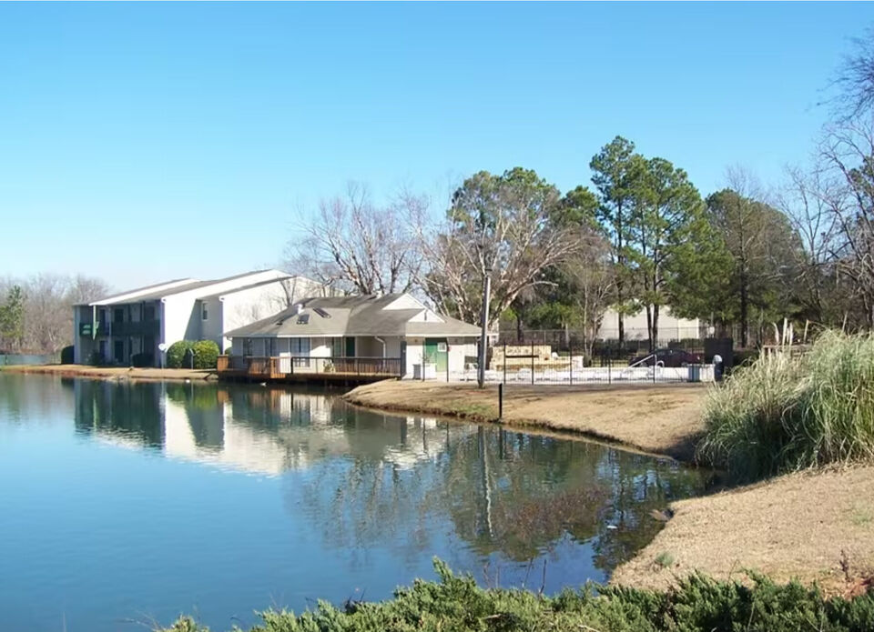 Lake Vista Image 1