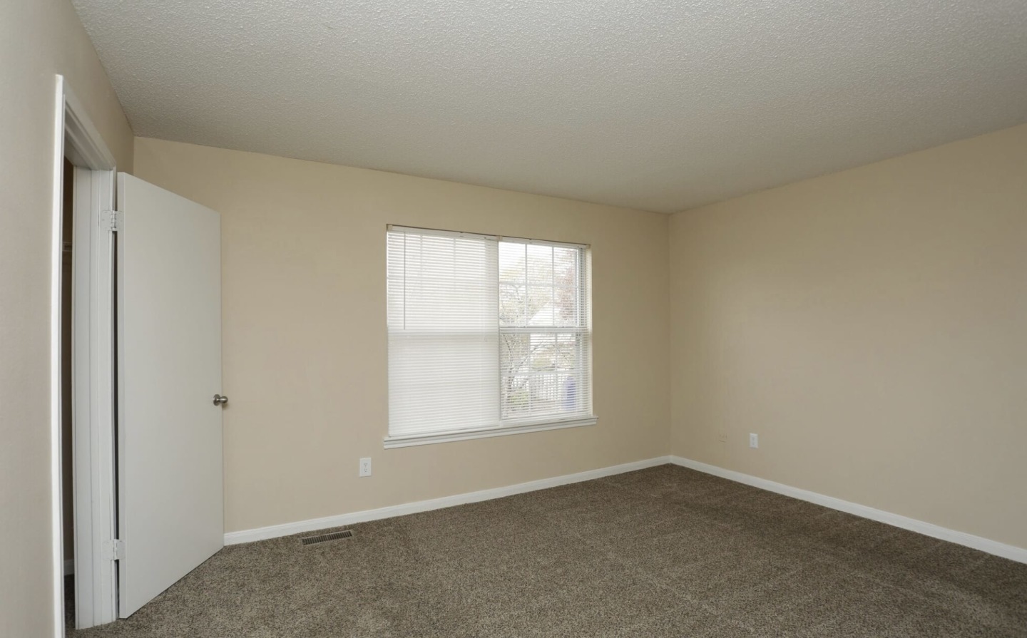 Jamestown Pointe Apartments Image 27