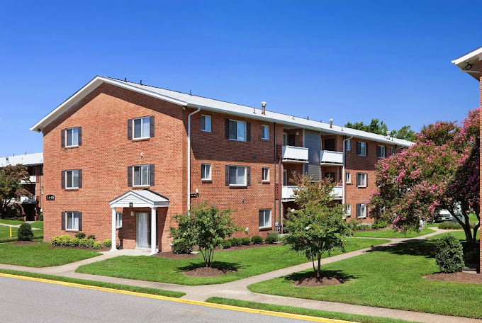 Lakeshore at Hampton Center Image 16