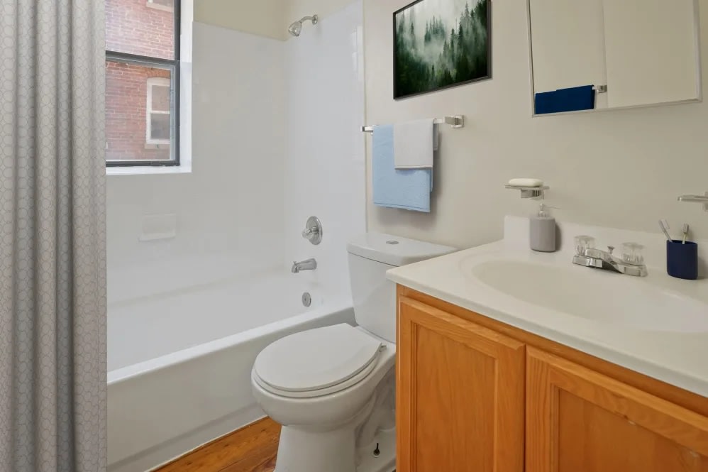 R Street Apartments Image 7