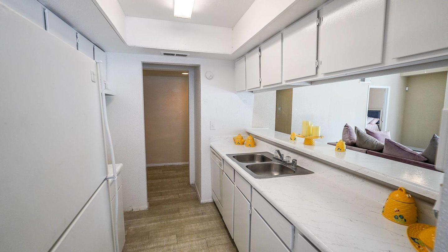 Trenton Place Image 13