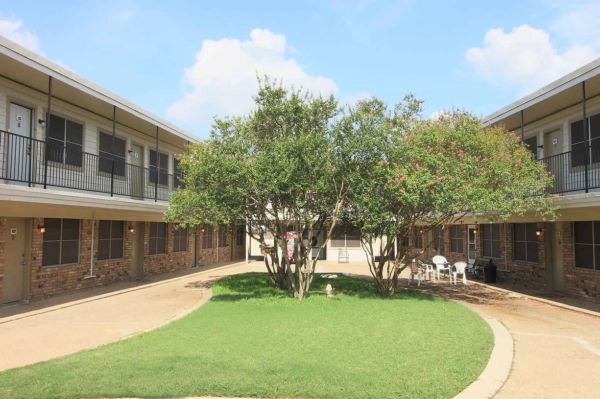 Northridge Court Image 8