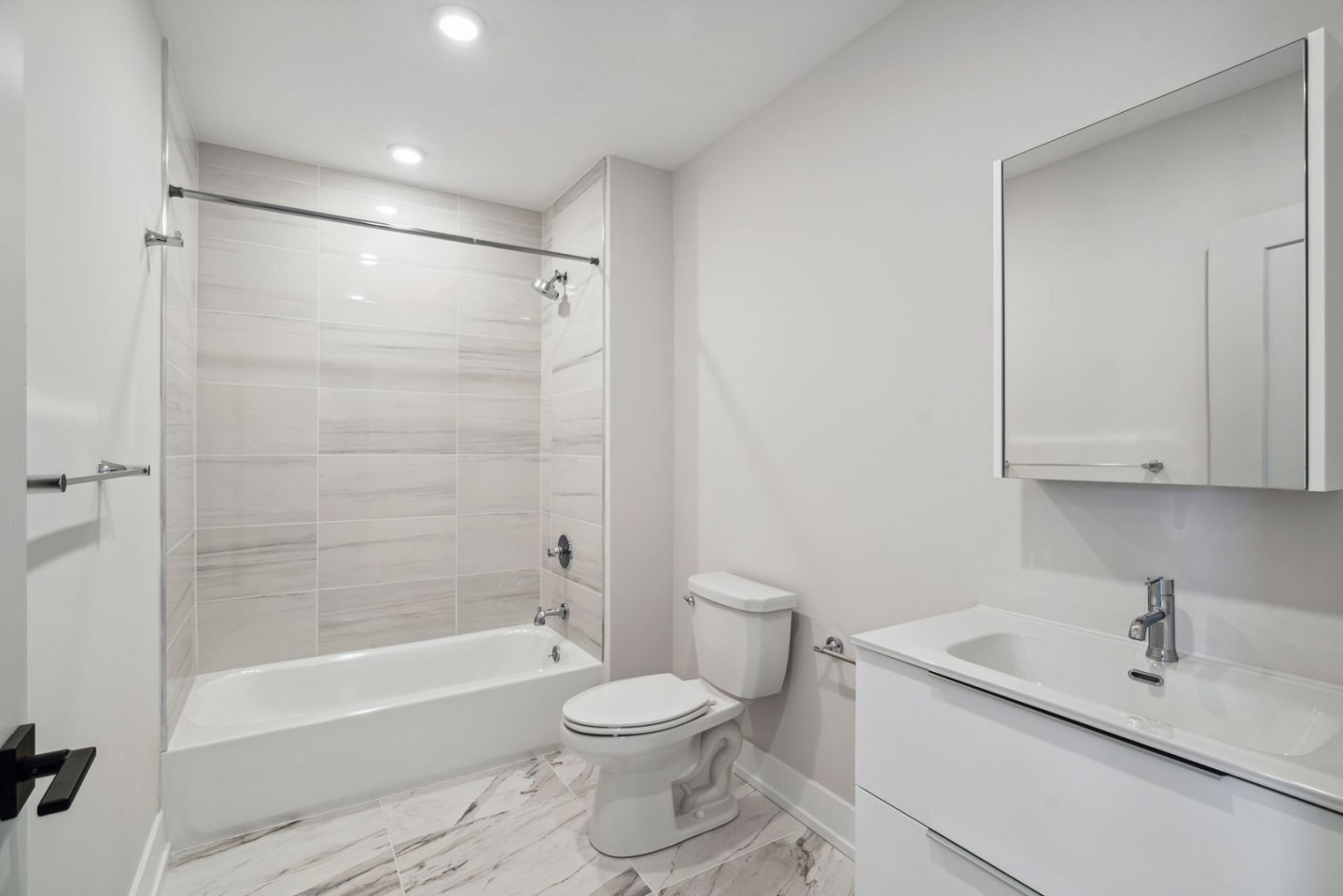 342 W Girard Avenue Image 11