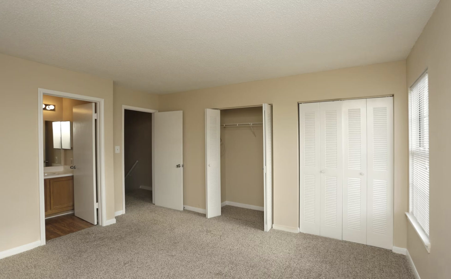 Jamestown Pointe Apartments Image 33