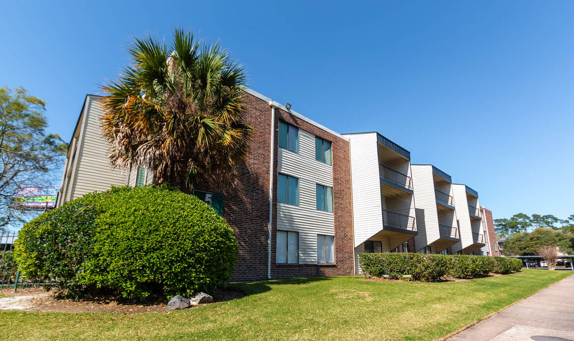 Glen Oaks Image 18