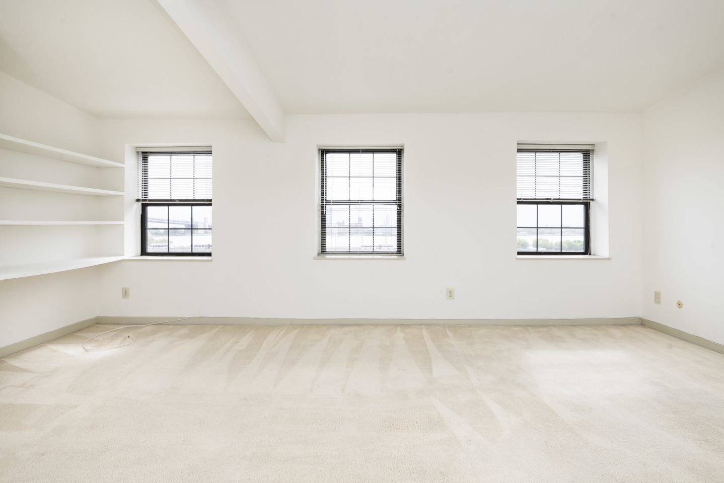 Waterfront Apartments Image 36