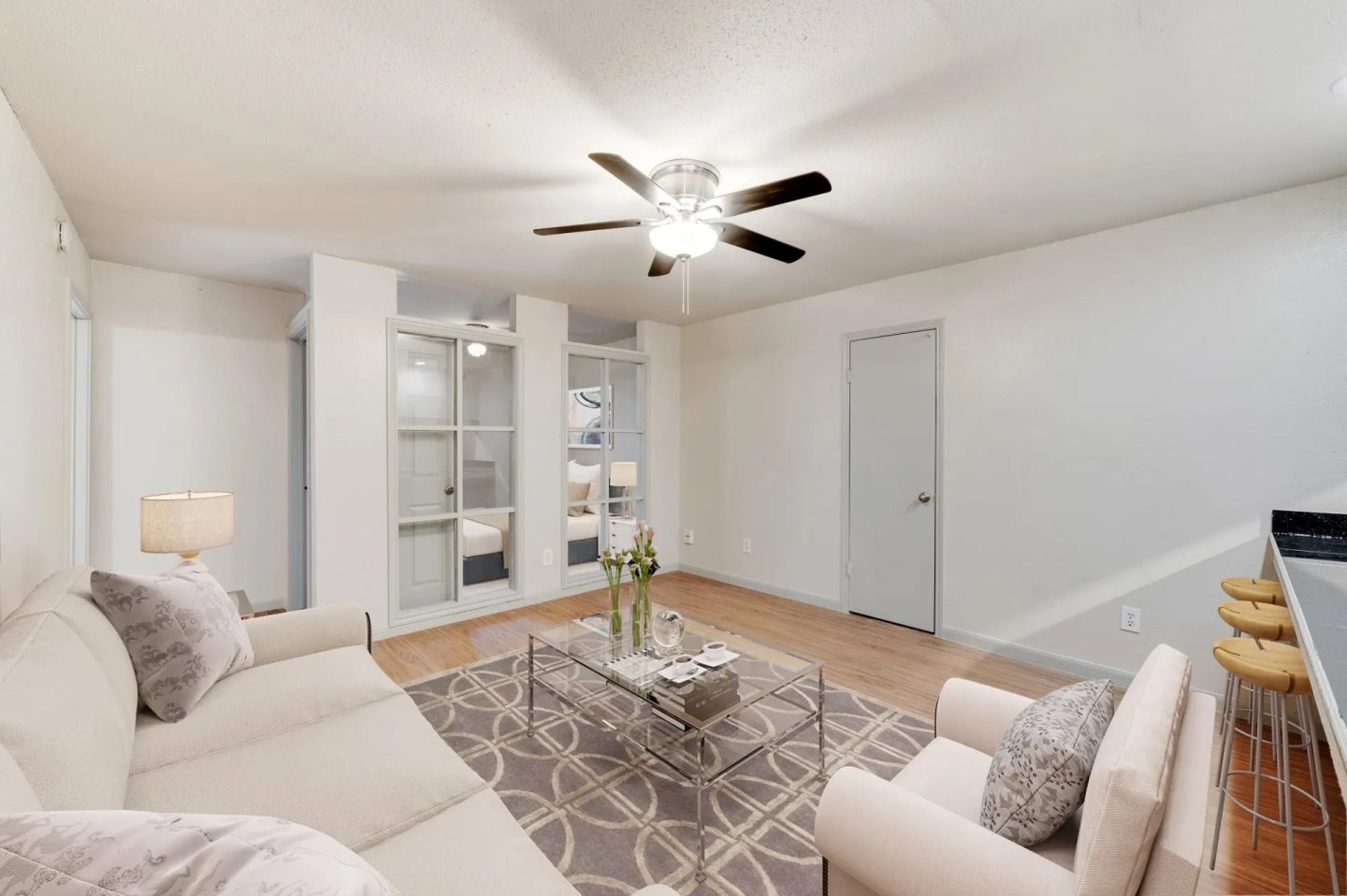 Gia @ Westchase Image 7
