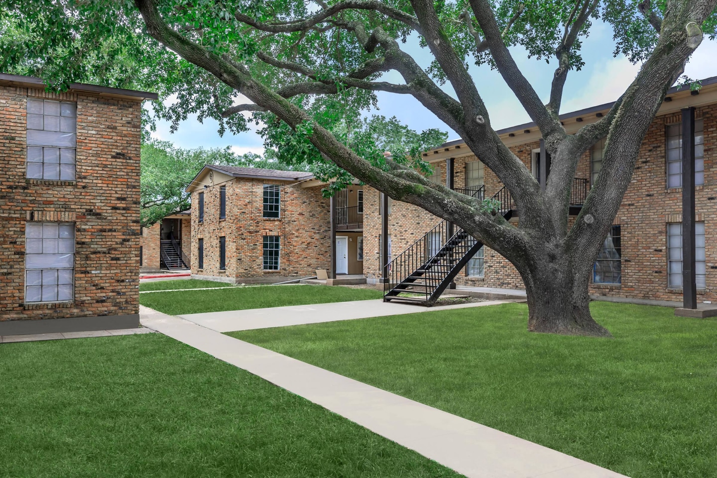 Broadway Park Apartments Image 19