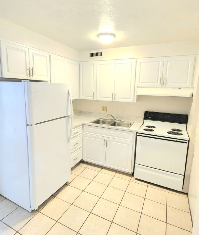 St. Croix Apartments Image 1