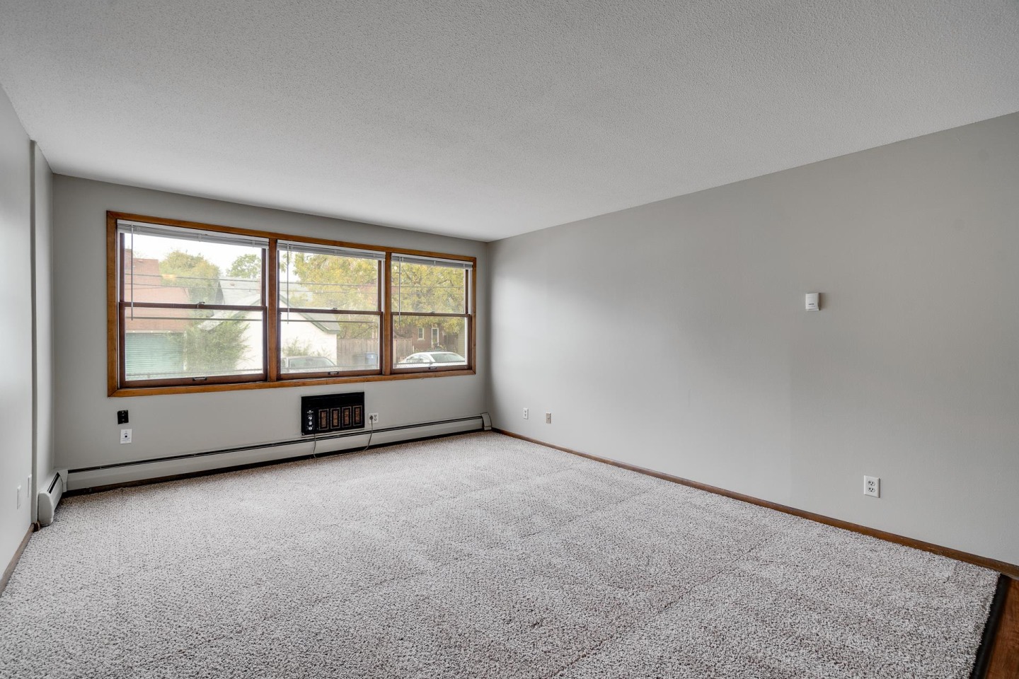 Bryant Manor Apartments Image 33