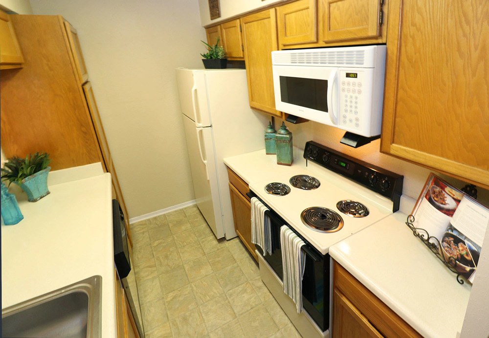 Sommerset Apartments Image 8
