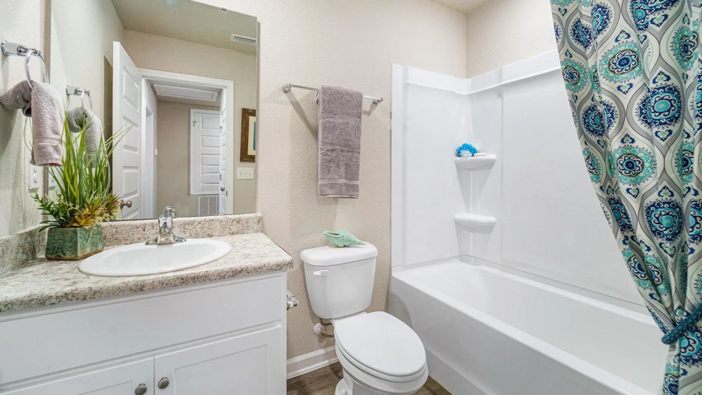 Gulf Stream Apartments Image 7