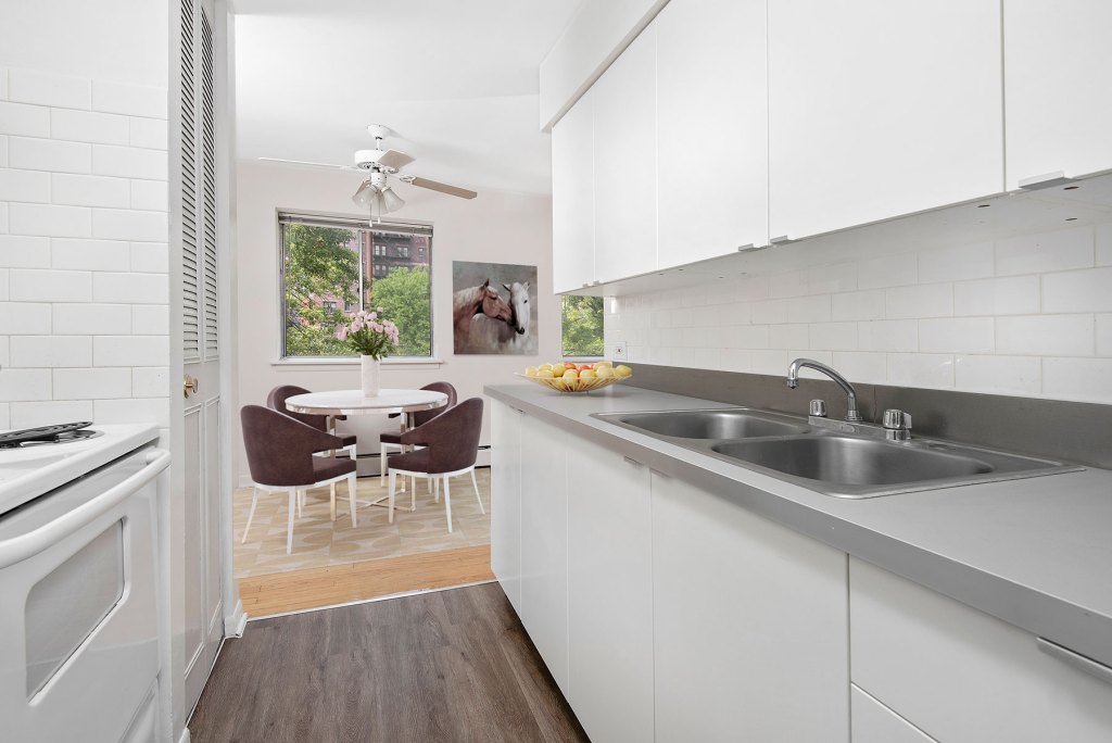 515 West Barry Image 22